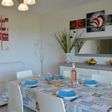 Spacieux 3 Pieces Avec Terrasse, Piscine Et Garage, A 2 Pas De La - Raphael - Fr-1-226a-274 * Сен-Рафаэль