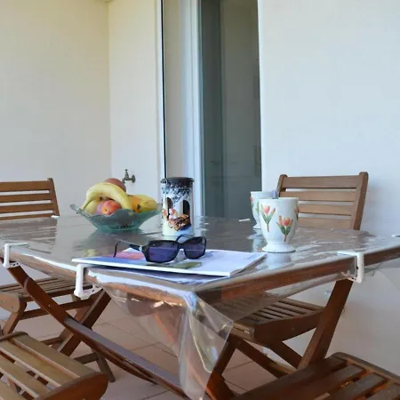 Spacieux 3 Pieces Avec Terrasse, Piscine Et Garage, A 2 Pas De La - Raphael - Fr-1-226a-274 * Сен-Рафаэль