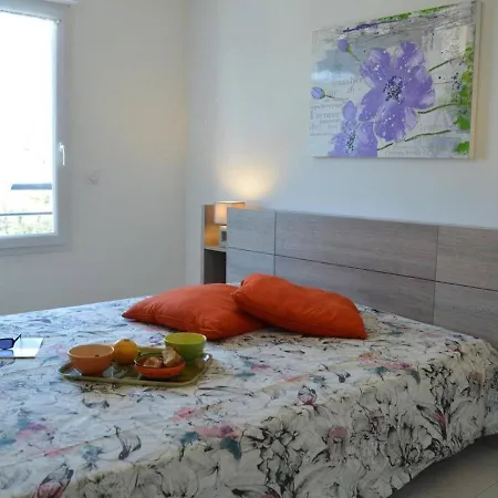 Spacieux 3 Pieces Avec Terrasse, Piscine Et Garage, A 2 Pas De La - Raphael - Fr-1-226a-274 Apartment