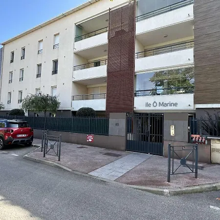 Spacieux 3 Pieces Avec Terrasse, Piscine Et Garage, A 2 Pas De La - Raphael - Fr-1-226a-274 Apartment *