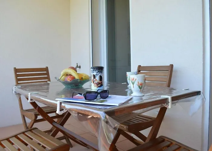 Spacieux 3 Pieces Avec Terrasse, Piscine Et Garage, A 2 Pas De La - Raphael - Fr-1-226a-274 * Saint-Raphaël