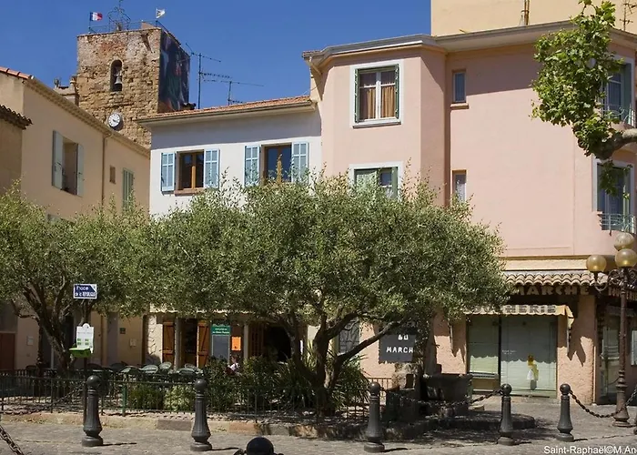 Spacieux 3 Pieces Avec Terrasse, Piscine Et Garage, A 2 Pas De La - Raphael - Fr-1-226a-274 Apartamento