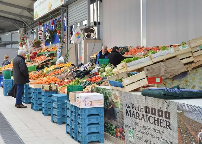 Apartament Spacieux 3 Pieces Avec Terrasse, Piscine Et Garage, A 2 Pas De La - Raphael - Fr-1-226a-274 *